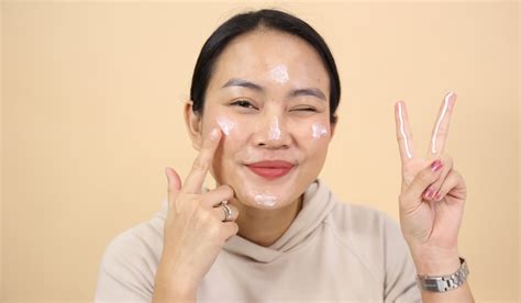 5 Cara Ampuh Atasi Kulit Kombinasi: Glowing Tanpa Ribet! 5 Cara Ampuh Atasi Kulit Kombinasi: Glowing Tanpa Ribet!