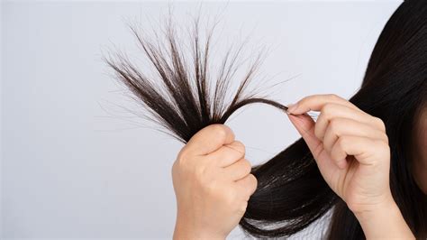 5 Kegunaan Vaseline untuk Rambut yang Belum Kamu Tahu! 5 Kegunaan Vaseline untuk Rambut yang Belum Kamu Tahu!