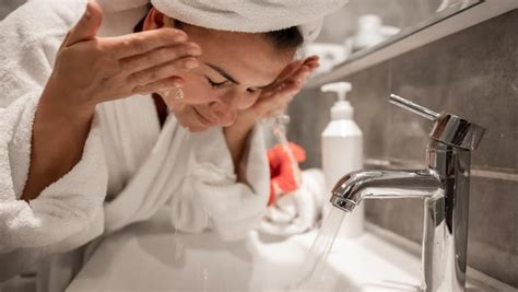 5 Kesalahan Derma Perawatan yang Bisa Bikin Parah! 5 Kesalahan Derma Perawatan yang Bisa Bikin Parah!