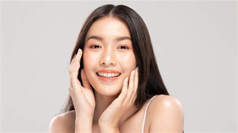 5 Rahasia Ampuh Nampolkan Komedo Hitam di Hidung (Tanpa Sebor Pakai?) 5 Rahasia Ampuh Nampolkan Komedo Hitam di Hidung (Tanpa Sebor Pakai?)