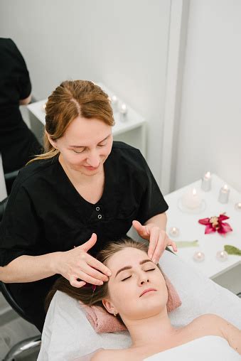 5 Rahasia Facial di NMW yang Bikin Wajah Glowing dalam Seminggu! 5 Rahasia Facial di NMW yang Bikin Wajah Glowing dalam Seminggu!