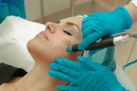 5 Rahasia Perawatan Wajah Dermapen Glowing Dalam 7 Hari! 5 Rahasia Perawatan Wajah Dermapen Glowing Dalam 7 Hari!