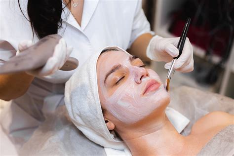 5 Salon Kecantikan Wajah Tersembunyi yang Wajib Kamu Coba 5 Salon Kecantikan Wajah Tersembunyi yang Wajib Kamu Coba