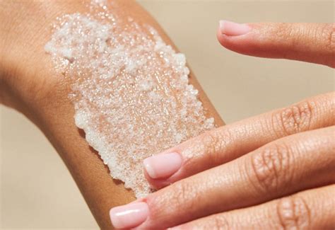 7 Cara Ampuh Perawatan Jerawat Punggung yang Bisa Kamu Lakukan di Rumah dengan Bahan Alami di Zap! 7 Cara Ampuh Perawatan Jerawat Punggung yang Bisa Kamu Lakukan di Rumah dengan Bahan Alami di Zap!