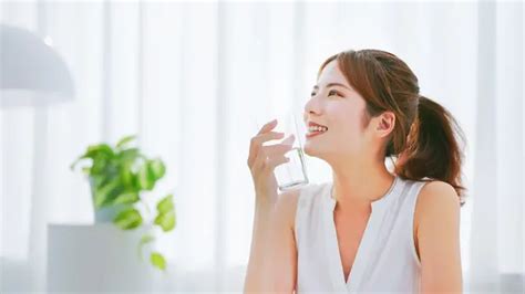 7 Cara Merawat Kulit Kering dan Sensitif dengan Bahan Alami yang Bisa Kamu Coba di Rumah! 7 Cara Merawat Kulit Kering dan Sensitif dengan Bahan Alami yang Bisa Kamu Coba di Rumah!