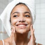 7 Cara Merawat Wajah untuk Remaja yang Ampuh dan Alaminesia, Dijamin Bebas Jerawat dalam 1 Minggu!