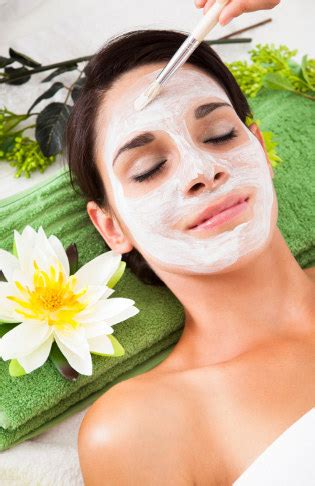 7 Harga Perawatan Facial yang Bikin Kamu Terkejut, Mulai Rp500 Ribu! 7 Harga Perawatan Facial yang Bikin Kamu Terkejut, Mulai Rp500 Ribu!