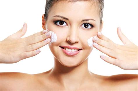 7 Langkah Wajib Perawatan Wajah Berjerawat Sebelum Tidur, Bye Jerawat Membandel! 7 Langkah Wajib Perawatan Wajah Berjerawat Sebelum Tidur, Bye Jerawat Membandel!