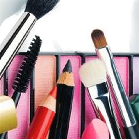 7 Paket Salon Kecantikan Super Hemat, Bikin Glowing Tanpa Bikin Kering! 7 Paket Salon Kecantikan Super Hemat, Bikin Glowing Tanpa Bikin Kering!