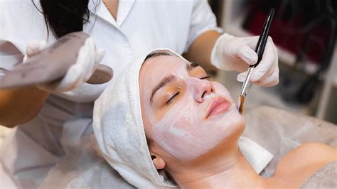 7 Perawatan Badan di Salon Ini Bikin Glowing Seketika!