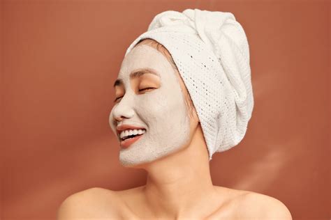 7 Rahasia Ampuh Perawatan Kulit Kering Glowing dalam Semalam 7 Rahasia Ampuh Perawatan Kulit Kering Glowing dalam Semalam