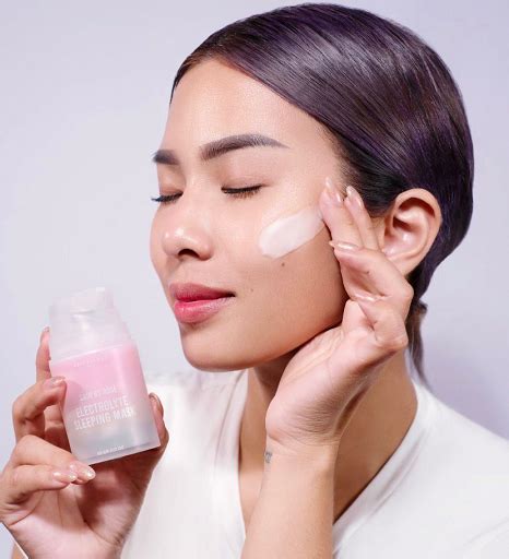 7 Rahasia Ampuh Perawatan Kulit Kering Glowing dalam Semalam 7 Rahasia Ampuh Perawatan Kulit Kering Glowing dalam Semalam