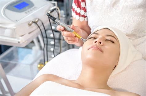 7 Rahasia Jasa Salon Kecantikan Bikin Glowing Permanen! 7 Rahasia Jasa Salon Kecantikan Bikin Glowing Permanen!
