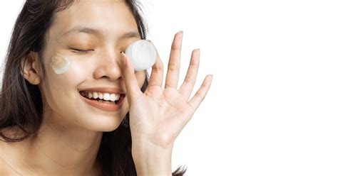 7 Rahasia Kulit Glowing Alami untuk Si Sensitif 7 Rahasia Kulit Glowing Alami untuk Si Sensitif