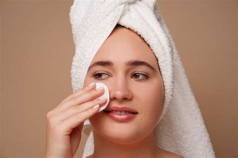 7 Rahasia Kulit Glowing Alami untuk Si Sensitif 7 Rahasia Kulit Glowing Alami untuk Si Sensitif