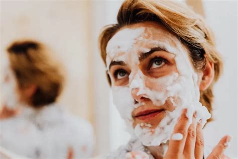 7 Rahasia Merawat Wajah Glowing Alami, Buktikan Sendiri! 7 Rahasia Merawat Wajah Glowing Alami, Buktikan Sendiri!