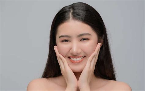 7 Rahasia Merawat Wajah Glowing Alami, Buktikan Sendiri!