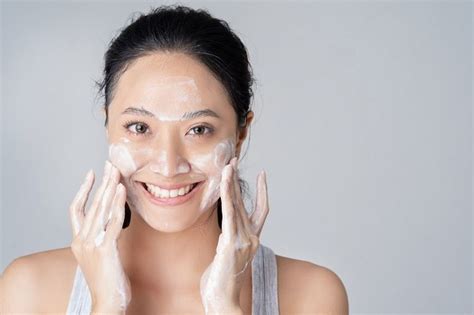 5 Cara Ajaib Merawat Kulit Wajah Alami: Glowing Alami dalam Seminggu!