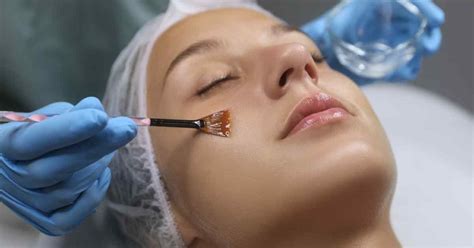 5 Peeling Wajah Murah Meriah Bikin Kulit Cerah and Pink ala Korea!