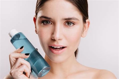 5 Cara Jitu Merawat Wajah Berjerawat dan Berminyak: Kulit Glowing Bebas Kilap! 5 Cara Jitu Merawat Wajah Berjerawat dan Berminyak: Kulit Glowing Bebas Kilap!
