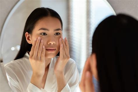 5 Cara Jitu Merawat Wajah Berjerawat dan Berminyak: Kulit Glowing Bebas Kilap! 5 Cara Jitu Merawat Wajah Berjerawat dan Berminyak: Kulit Glowing Bebas Kilap!