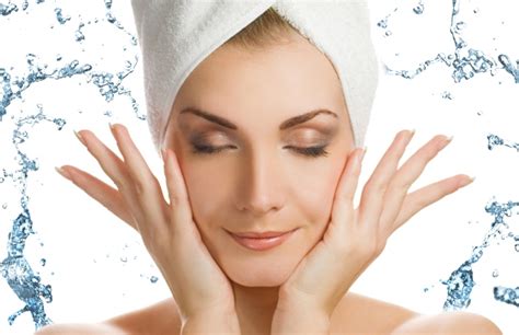 5 Cara Merawat Kulit Glowing Alami, Hasilnya Bikin Pangling! 5 Cara Merawat Kulit Glowing Alami, Hasilnya Bikin Pangling!