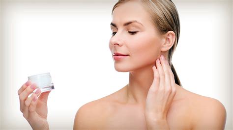 5 Cara Merawat Kulit Glowing Alami, Hasilnya Bikin Pangling! 5 Cara Merawat Kulit Glowing Alami, Hasilnya Bikin Pangling!