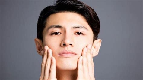 5 Cara Merawat Wajah Pria Secara Alami: Glowing Maksimal Tanpa Ribet! 5 Cara Merawat Wajah Pria Secara Alami: Glowing Maksimal Tanpa Ribet!