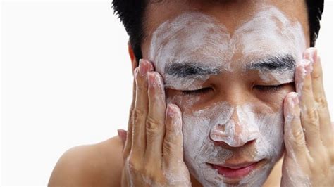 5 Cara Merawat Wajah Pria Secara Alami: Glowing Maksimal Tanpa Ribet! 5 Cara Merawat Wajah Pria Secara Alami: Glowing Maksimal Tanpa Ribet!