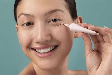 5 Ritual Skincare Malam Hari Untuk Kulit Cerah Bak Bintang! 💫