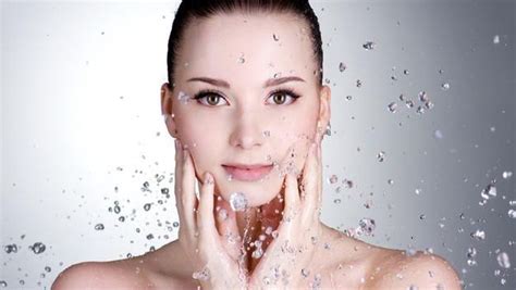 5 Tips Merawat Tubuh Glowing Alami: Rahasia Awet Muda! 5 Tips Merawat Tubuh Glowing Alami: Rahasia Awet Muda!