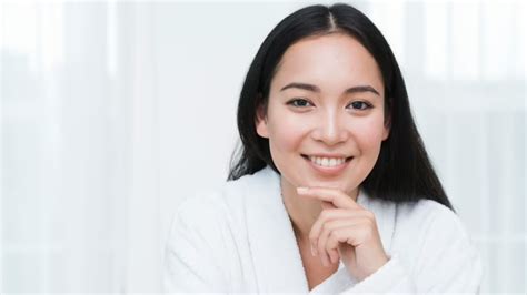 5 Tips Merawat Tubuh Glowing Alami: Rahasia Awet Muda! 5 Tips Merawat Tubuh Glowing Alami: Rahasia Awet Muda!