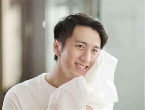5 Tips Merawat Tubuh Glowing Alami: Rahasia Awet Muda! 5 Tips Merawat Tubuh Glowing Alami: Rahasia Awet Muda!