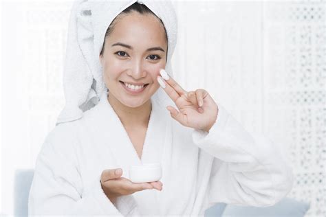 5 Tips Sederhana Atasi Jerawat, Wajah Bercahaya ala Influencer! 5 Tips Sederhana Atasi Jerawat, Wajah Bercahaya ala Influencer!