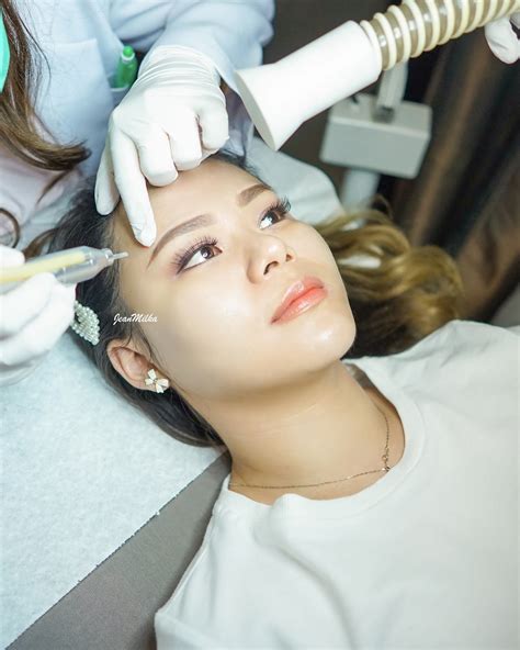 7 Biaya Perawatan Wajah di Erha Clinic yang Harus Kamu Tahu (Plus Diskon!) 7 Biaya Perawatan Wajah di Erha Clinic yang Harus Kamu Tahu (Plus Diskon!)
