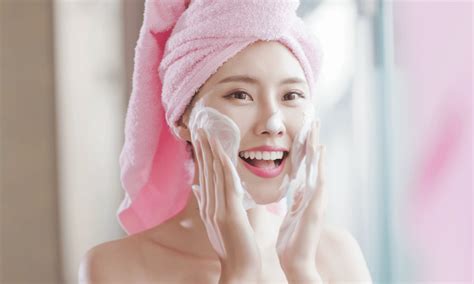 7 Cara Ampuh Menjaga Kulit Wajah Glowing: Dijamin Berhasil! 7 Cara Ampuh Menjaga Kulit Wajah Glowing: Dijamin Berhasil!