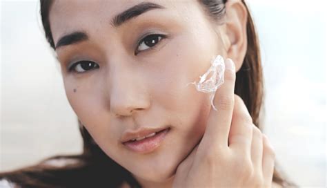 7 Cara Ampuh Menjaga Kulit Wajah Glowing: Dijamin Berhasil! 7 Cara Ampuh Menjaga Kulit Wajah Glowing: Dijamin Berhasil!