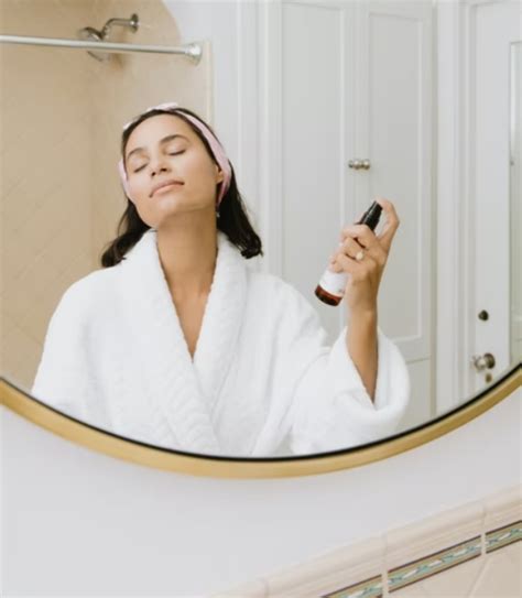 7 Face Mist Terbaik untuk Kulit Berjerawat yang Bisa Menghilangkan Jerawat dalam Waktu Singkat! 7 Face Mist Terbaik untuk Kulit Berjerawat yang Bisa Menghilangkan Jerawat dalam Waktu Singkat!