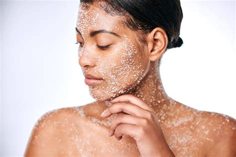 7 Langkah Facial Rumahan untuk Kulit Wajah Kencang Maksimal! 7 Langkah Facial Rumahan untuk Kulit Wajah Kencang Maksimal!