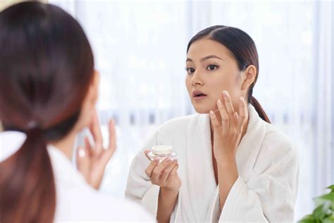 7 Rahasia Kulit Kering Jadi Lembap dan Glowing! 7 Rahasia Kulit Kering Jadi Lembap dan Glowing!