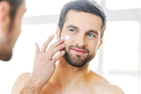 7 Rahasia Wajah Glowing Pria: Cewek-Cewek Pasti Melirik! 7 Rahasia Wajah Glowing Pria: Cewek-Cewek Pasti Melirik!