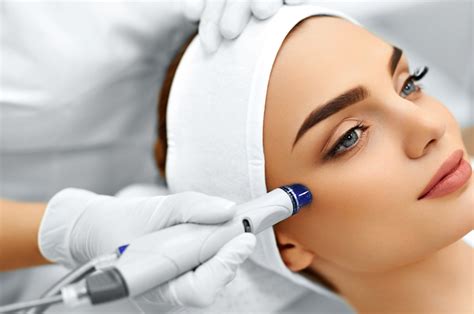 7 Rekomendasi Laser Wajah dengan Harga di Bawah 5 Juta untuk Mendapatkan Kulit Mulus! 7 Rekomendasi Laser Wajah dengan Harga di Bawah 5 Juta untuk Mendapatkan Kulit Mulus!