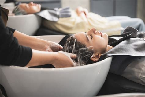 7 Salon Bagus di Solo yang Wajib Kamu Coba untuk Tampil Maksimal! 7 Salon Bagus di Solo yang Wajib Kamu Coba untuk Tampil Maksimal!