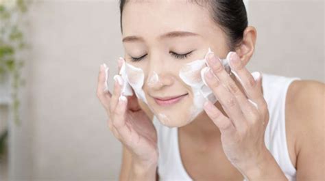 7 Langkah Skincare Pemula, Bye Wajah Kusam! 7 Langkah Skincare Pemula, Bye Wajah Kusam!