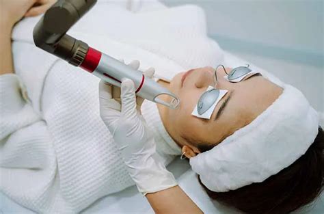 7 Rahasia Salon Kecantikan Wajah yang Bikin Glowing Permanen! 7 Rahasia Salon Kecantikan Wajah yang Bikin Glowing Permanen!
