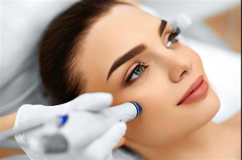7 Rahasia Salon Kecantikan Wajah yang Bikin Glowing Permanen! 7 Rahasia Salon Kecantikan Wajah yang Bikin Glowing Permanen!